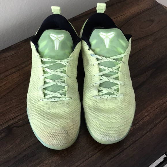 kobe 11 elite christmas